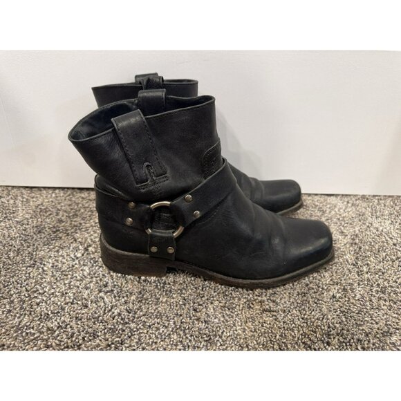 Frye Veronica Harness Short Bootie Black Soft Tumbled Leather Size 7B - Picture 2 of 8